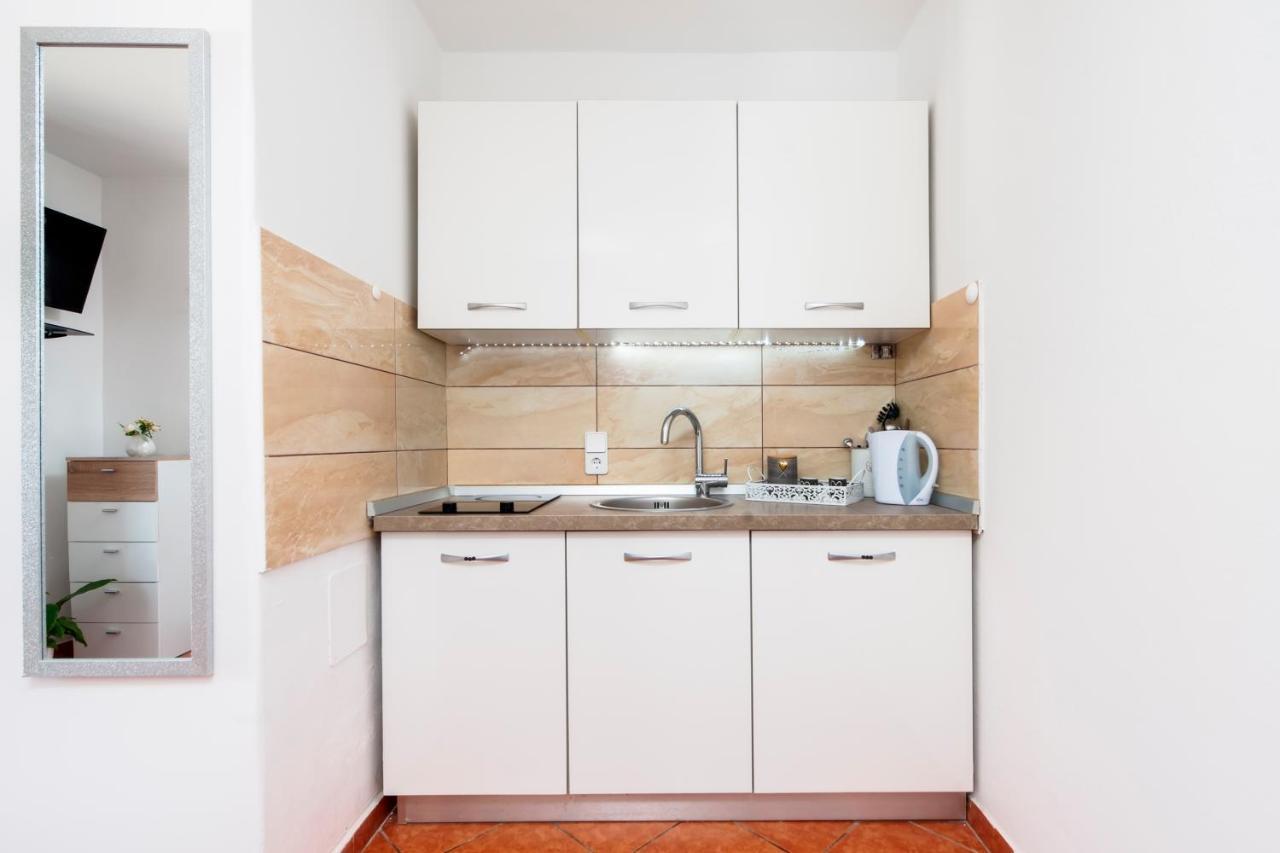 Apartment Biggy โรวีน ภายนอก รูปภาพ